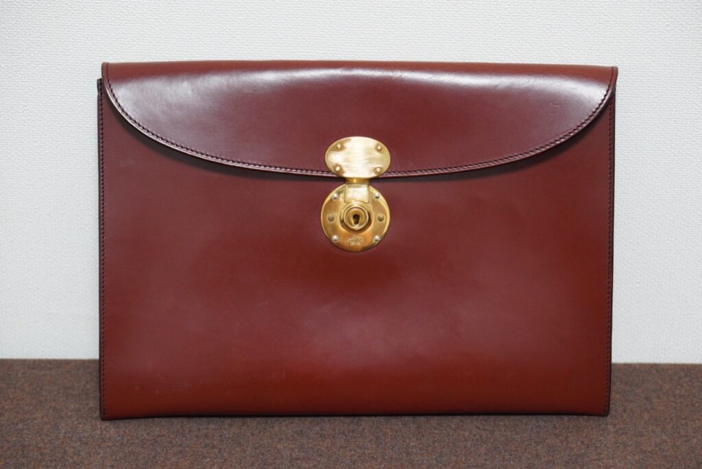 散らばるものを、ひとつに。Rutherfordsのフォリオケース - British